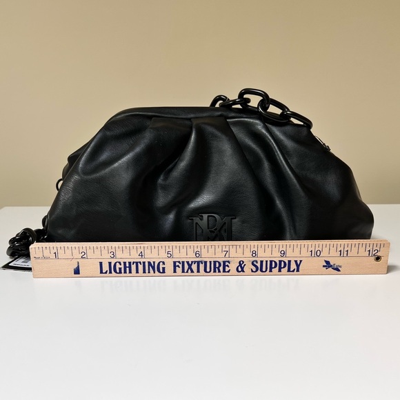 Badgley Mischka vegan leather wrapped frame cloth with thick chain-link stra - Picture 10 of 12